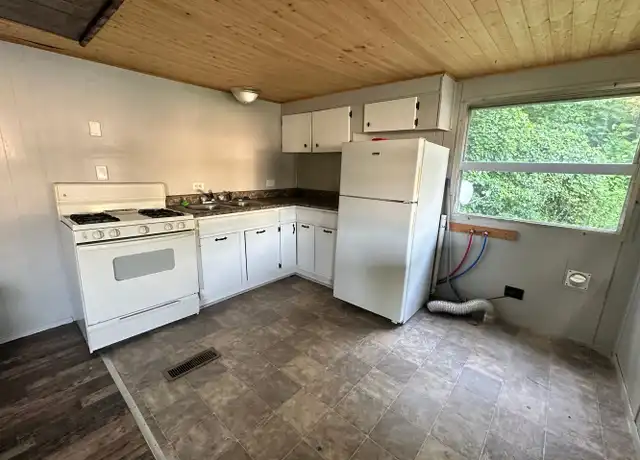 Property at 108 S 16th St, McConnelsville, OH, 43756, 2 beds, 1 bath, [object Object]