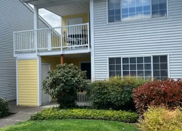 Property at 2101 Poplar Dr, Medford, OR, 97504, 2 beds, 2 baths, [object Object]