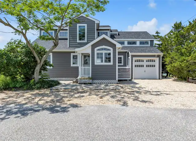 Property at 286 Towd Point Rd, Southampton, NY, 11968, 4 beds, 3 baths, [object Object]
