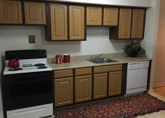 Property at Saybrook - 15 Summer Hill Rd, Middletown, CT, 06457, 1-2 bed, 1-1.5 bath, [object Object]