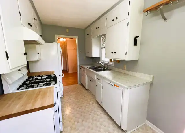 Property at 2866 Merrill St, Saint Paul, MN, 55113, 4 beds, 2 baths, [object Object]