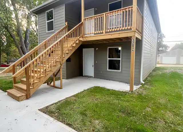 Property at 124 N Main St Unit B, Warrensburg, MO, 64093, 3 beds, 2 baths, [object Object]