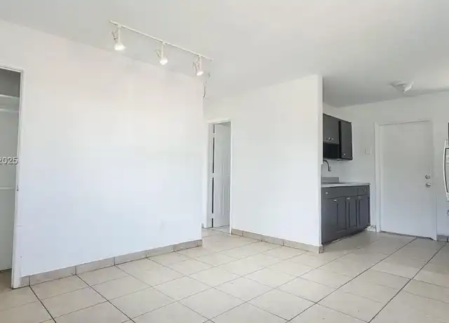 Property at 2332 NW 14th Ct Unit 2332, Fort Lauderdale, FL, 33311, 2 beds, 1 bath, [object Object]