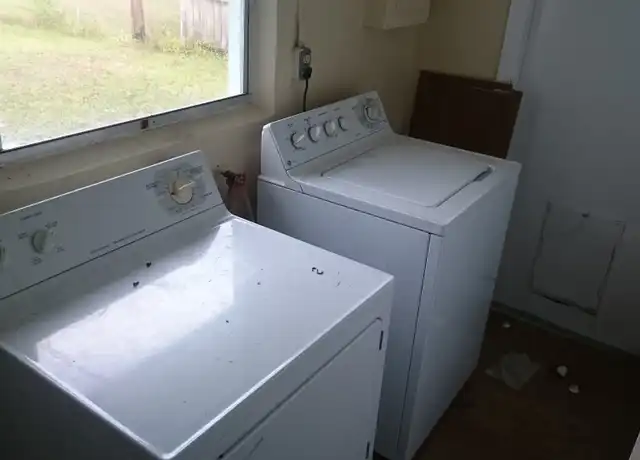 Property at 2813 West Rd, Fort Myers, FL, 33905, 3 beds, 1 bath, [object Object]