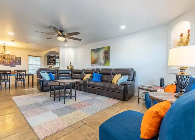 Property at 515 W Crestline Dr, San Antonio, TX, 78228, 4 beds, 3 baths, [object Object]