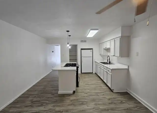 Property at 910 E Lemon St Unit 15, Tempe, AZ, 85281, 2 beds, 2 baths, [object Object]