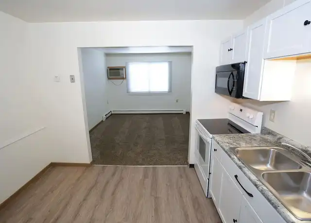 Property at Markham - 615 1st Ave S, Grand Forks, ND, 58201, 1 bed, 1 bath, [object Object]