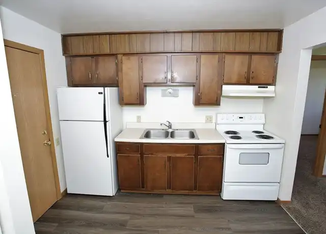 Property at Markham - 615 1st Ave S, Grand Forks, ND, 58201, 1 bed, 1 bath, [object Object]