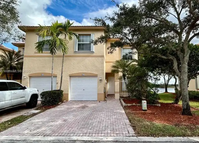 Property at 677 NW 170th Ter, Pembroke Pines, FL, 33028, 3 beds, 2.5 baths, [object Object]