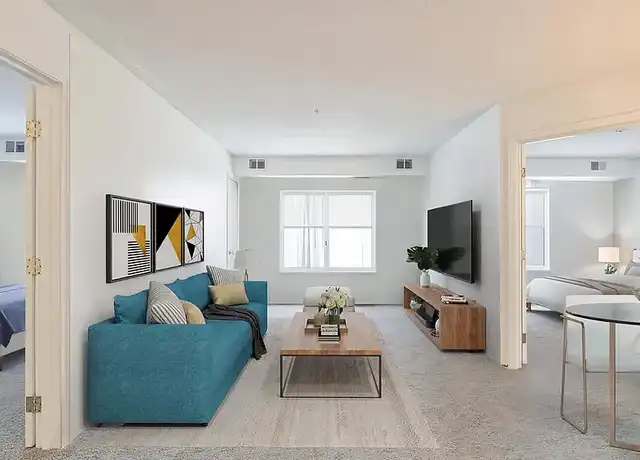 Property at Skyeridge Apartments - 655 N Sam Houston Pkwy E, Houston, TX, 77060, 0-1 beds, 1 bath, [object Object]