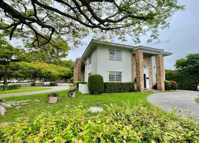 Property at 5099 Ponce de Leon Blvd, Coral Gables, FL, 33146, 3 beds, 2 baths, [object Object]