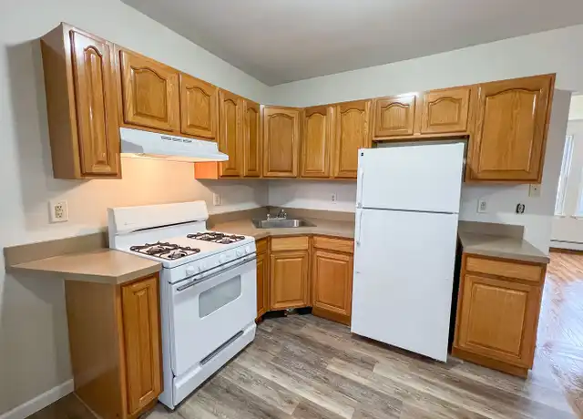 Property at 15 Dorothy St Unit 15A2, Hartford, CT, 06106, 1 bed, 1 bath, [object Object]