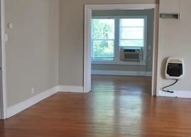 Property at 701 W Sycamore St, Denton, TX, 76201, 3 beds, 2 baths, [object Object]