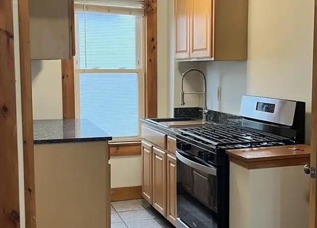 Property at 35 Oxford St #2, Fall River, MA, 02721, 3 beds, 1 bath, [object Object]