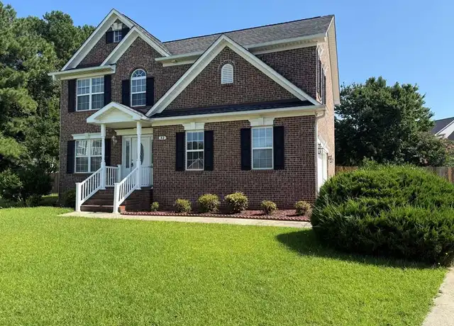Property at 32 Carteret Ct, Spring Lake, NC, 28390, 4 beds, 2.5 baths, [object Object]
