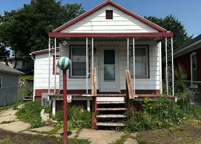 Property at 1814 Savannah Ave, Saint Joseph, MO, 64505, 2 beds, 1 bath, [object Object]