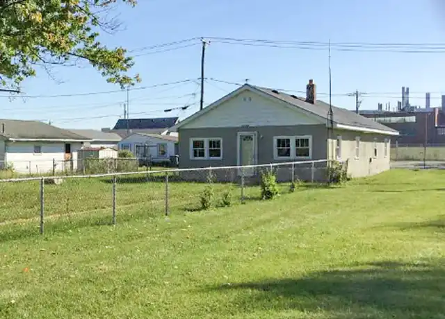 Property at 1704 S Penn St, Muncie, IN, 47302, 4 beds, 2 baths, [object Object]