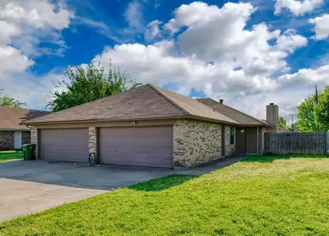 Property at 6631 Parkview Ln, North Richland Hills, TX, 76182, 2 beds, 2 baths, [object Object]