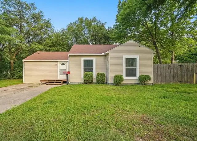 Property at 1003 Pecan Dr, Greenville, TX, 75401, 3 beds, 2 baths, [object Object]