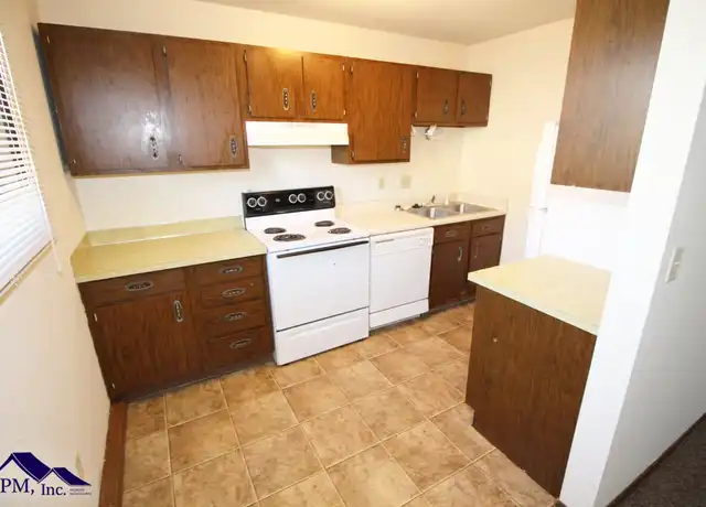 Property at 1609 12th St NW, Minot, ND, 58703, 2 beds, 1 bath, [object Object]