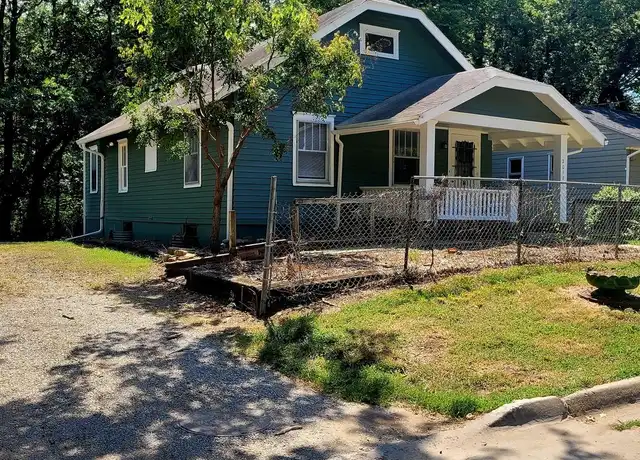 Property at 2012 SW Van Buren St, Topeka, KS, 66612, 2 beds, 1 bath, [object Object]