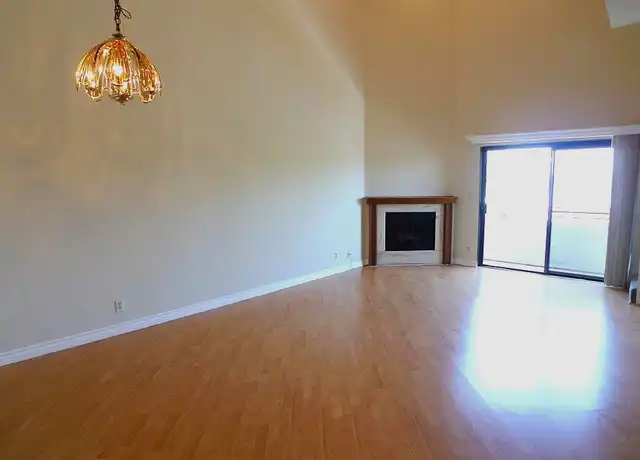 Property at 7440 N Sepulveda Blvd Unit 302, Van Nuys, CA, 91405, 1 bed, 1 bath, [object Object]