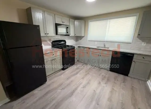 Property at 2170 Valley View Dr, Folcroft, PA, 19032, 3 beds, 1 bath, [object Object]