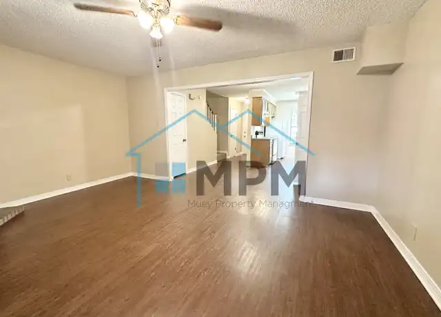 Property at 1804 Woodhaven Dr, Monroe, LA, 71201, 2 beds, 1.5 baths, [object Object]