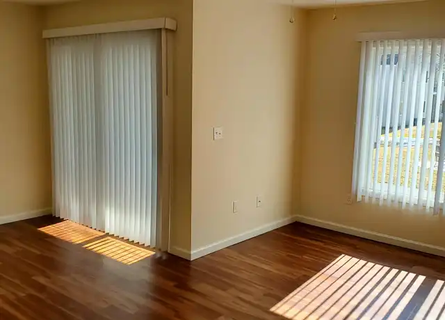 Property at 2200 N Vermilion St Unit 616, Danville, IL, 61832, 1 bed, 1 bath, [object Object]
