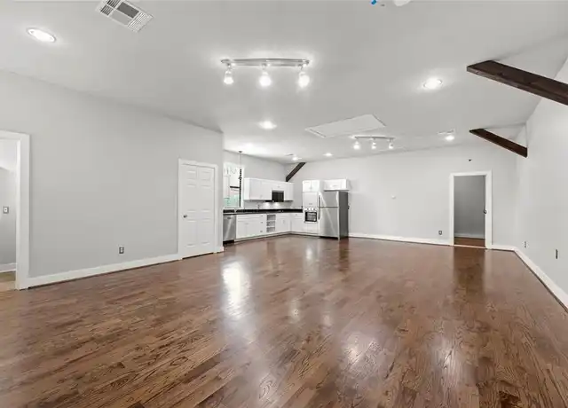 Property at 633 E 11th St, Houston, TX, 77008, 1 bed, 1 bath, [object Object]