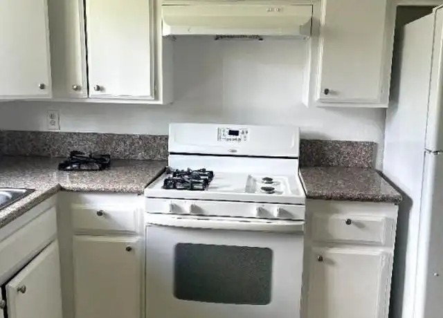 Property at 908 Cannon Ave, Bakersfield, CA, 93307, 2 beds, 1 bath, [object Object]