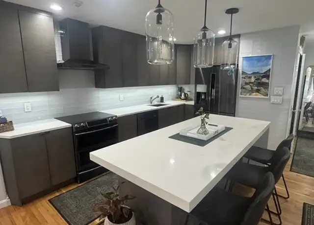 Property at 100 E Brookline St #1, Roxbury, MA, 02118, 2 beds, 1 bath, [object Object]