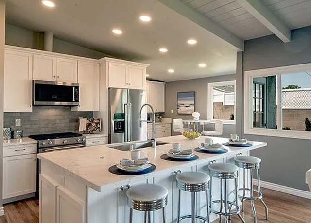 Photo of 2041 W MacArthur St, Rancho Palos Verdes, CA 90275