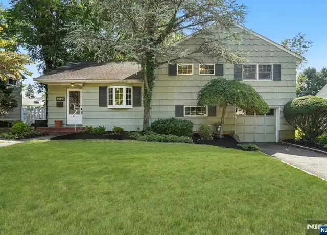 Property at 121 Squire Hill Rd, Montclair, NJ, 07043, 3 beds, 1.5 baths, [object Object]