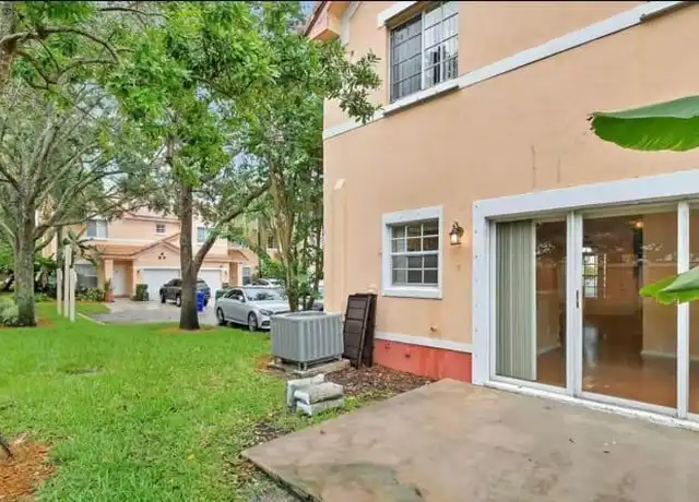 Property at 8678 SW 23rd Ct, Miramar, FL, 33025, 1 bed, 1.5 baths, [object Object]