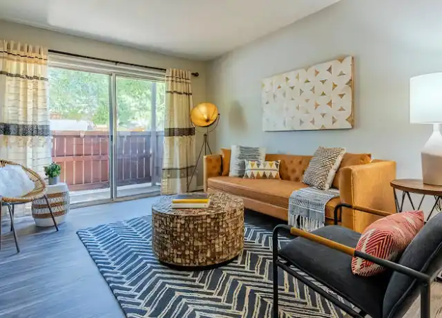 Property at 2121 Washington Cir, Arlington, TX, 76011, 1 bed, 1 bath, [object Object]