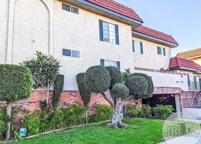 Property at 13535 Yukon Ave, Hawthorne, CA, 90250, 1 bed, 1 bath, [object Object]