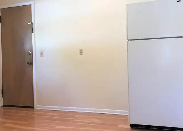 Property at 401 Palomino Ln, Madison, WI, 53705, 2 beds, 1 bath, [object Object]