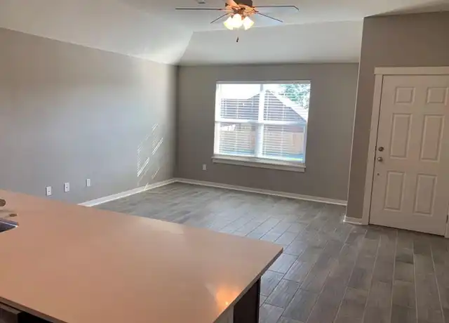 Property at 601 W Weymouth Unit 601 A, Siloam Springs, AR, 72761, 3 beds, 2 baths, [object Object]