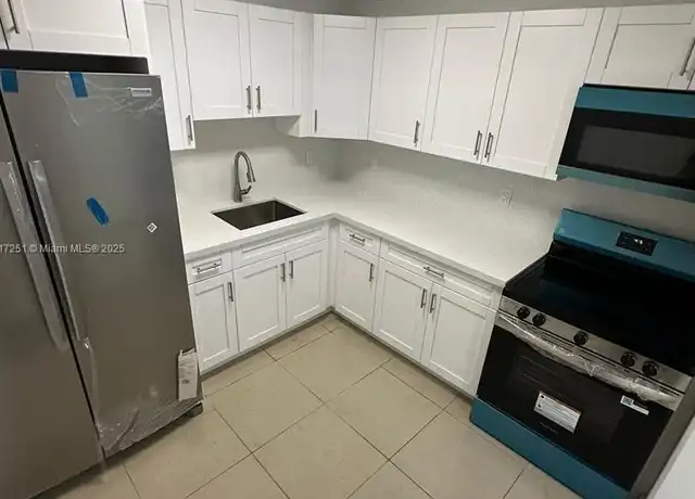 Property at 15201 NE 6th Ave Unit C110, Miami, FL, 33162, 1 bed, 1 bath, [object Object]