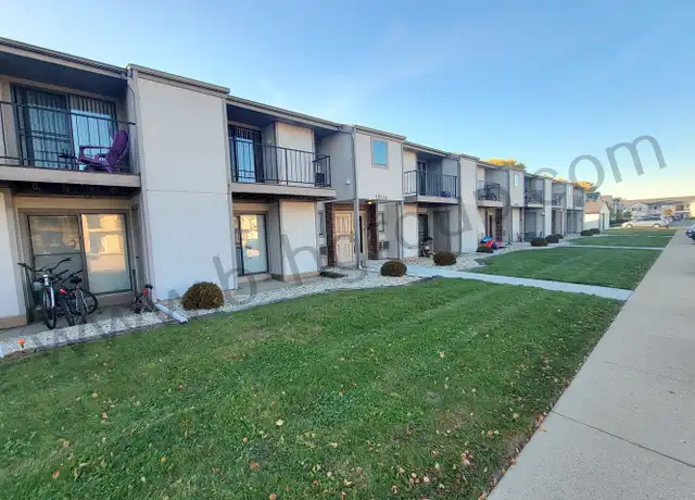 Property at 1900 89th St, Kenosha, WI, 53143, 2 beds, 1 bath, [object Object]