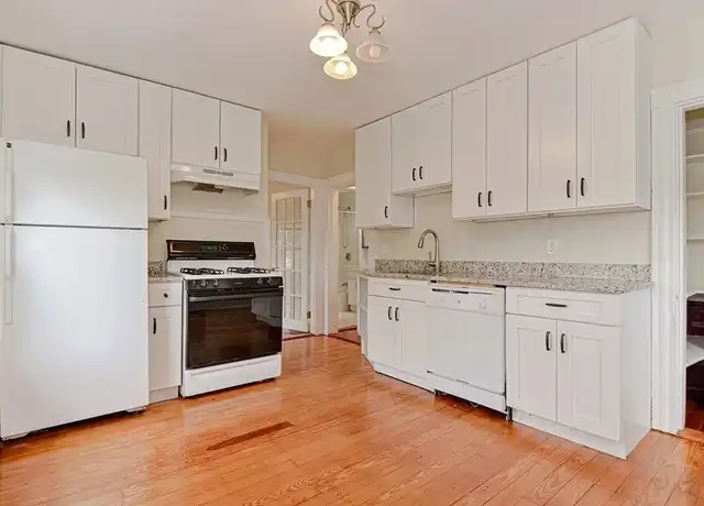 Property at 71 W Milton St, Hyde Park, MA, 02136, 3 beds, 1 bath, [object Object]