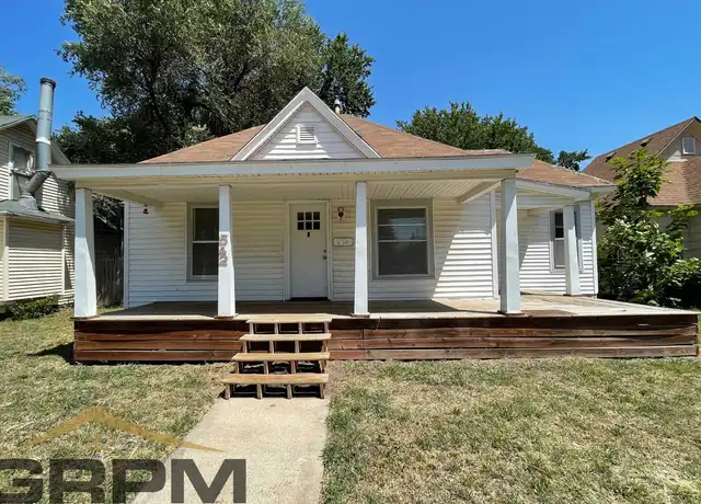 Property at 542 E 3rd Ave, Hutchinson, KS, 67501, 2 beds, 1 bath, [object Object]