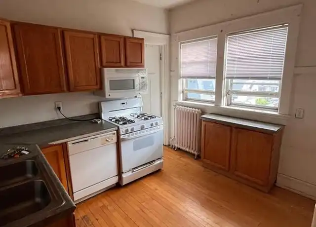 Property at 111 E Gorham St Unit 3, Madison, WI, 53703, 5 beds, 1.5 baths, [object Object]