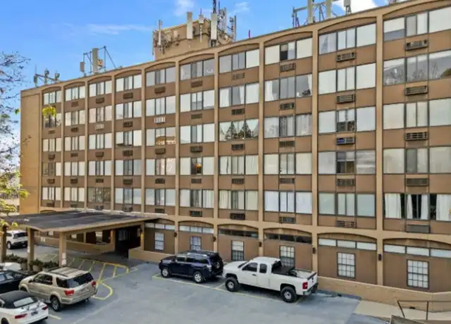 Property at 1700 Clinch Ave, Knoxville, TN, 37916, 1 bed, 1 bath, [object Object]