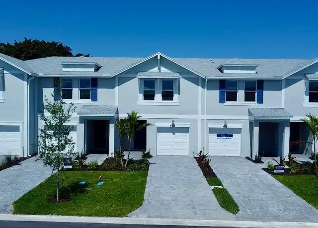 Property at 500 Salisbury Cir, Fort Pierce, FL, 34982, 3 beds, 2.5 baths, [object Object]
