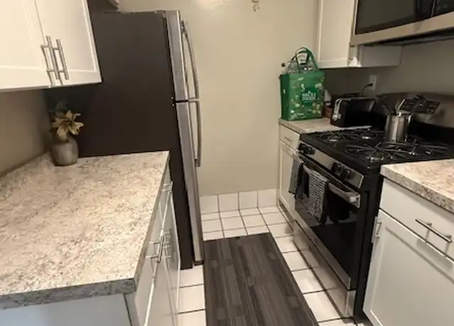 Property at 2493 Madison Rd Unit 10, Cincinnati, OH, 45208, 1 bed, 1 bath, [object Object]