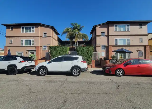 Property at 130 Roycroft Ave, Long Beach, CA, 90803, 1 bed, 1 bath, [object Object]
