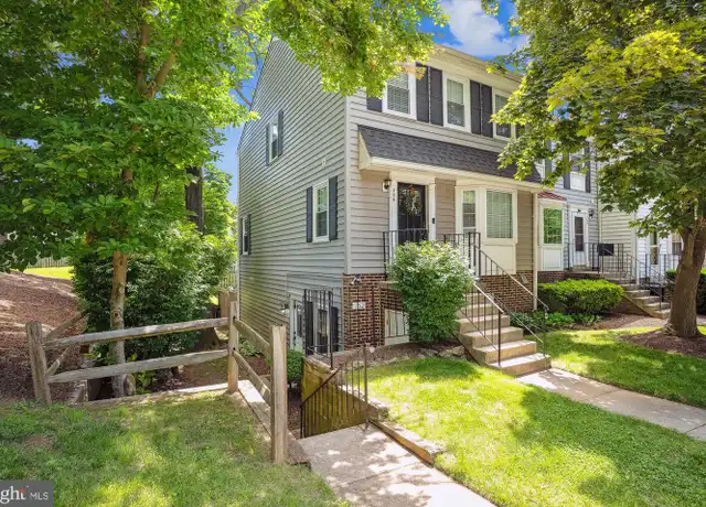 Property at 102 Barnsfield Ct #226, Gaithersburg, MD, 20878, 2 beds, 1 bath, [object Object]
