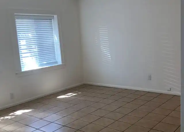Property at 1809 SE Hawthorne Blvd Unit B, Portland, OR, 97214, 0 beds, 1 bath, [object Object]